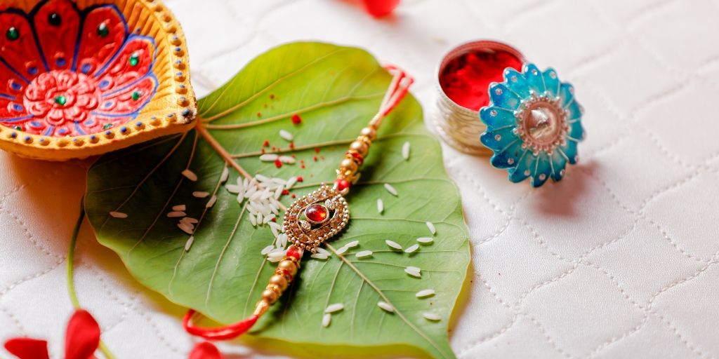 5 Creative and Inspirational Rakhi Gifts for Your Sister for 2020